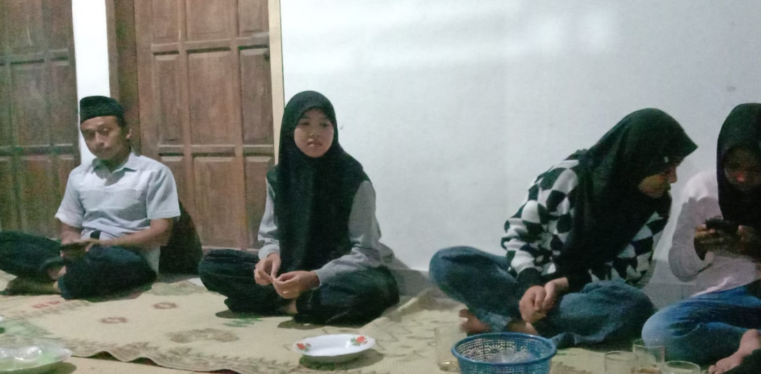 Pertemuan Karang Taruna Selo Timur, Latih Kemandirian Anggota dalam Public Speaking